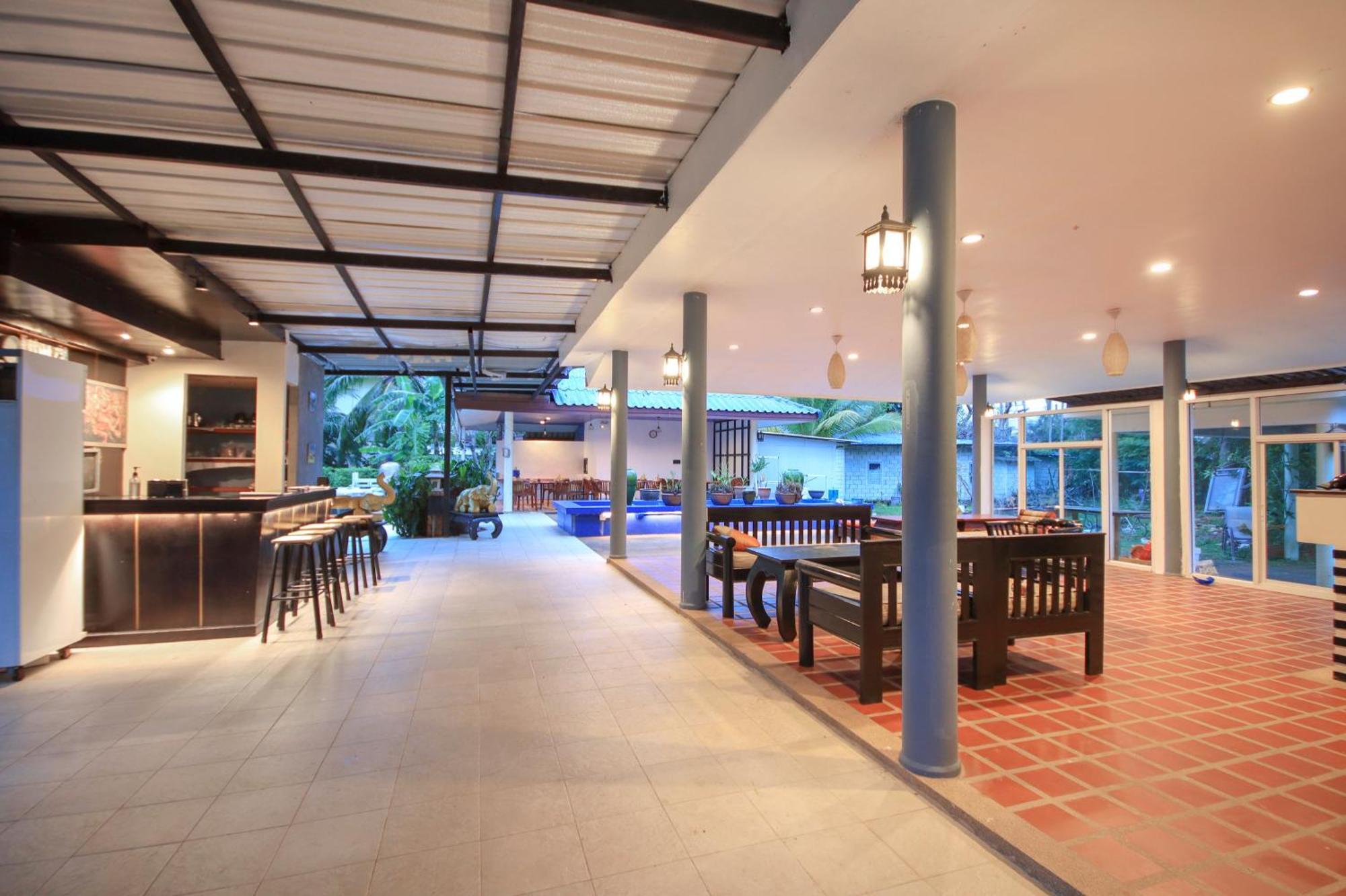 Capital O75345 Praewa Villas Naiyang Phuket Nai Yang Beach Exterior foto