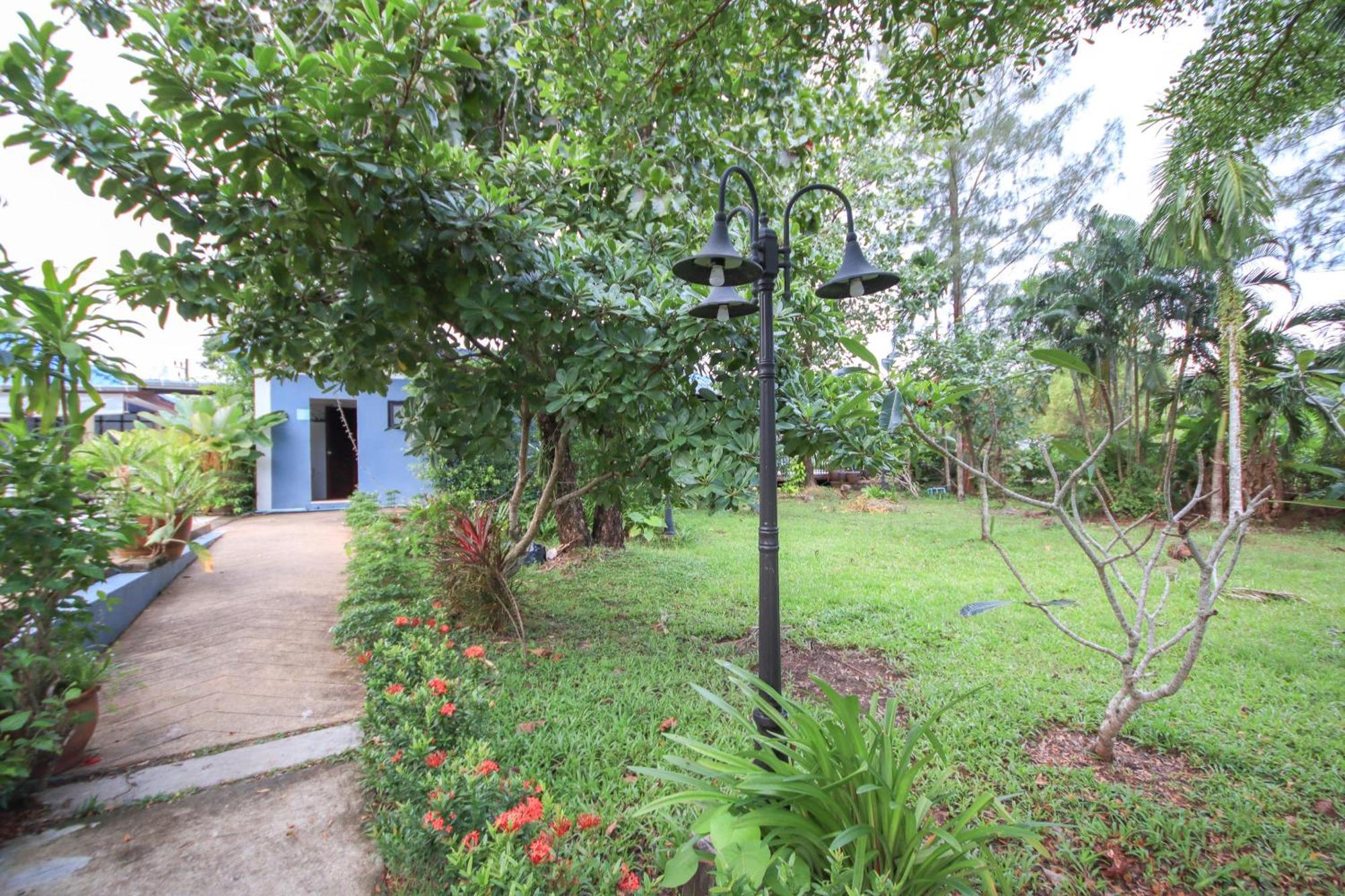Capital O75345 Praewa Villas Naiyang Phuket Nai Yang Beach Exterior foto
